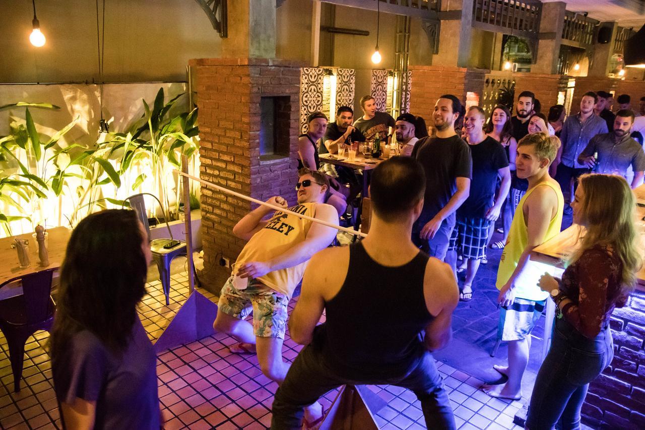 Mad Monkey Hostel Bangkok Exterior foto