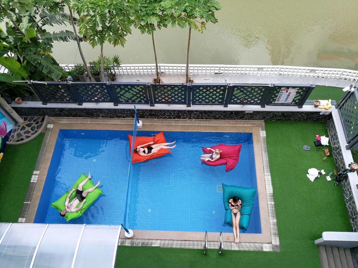 Mad Monkey Hostel Bangkok Exterior foto