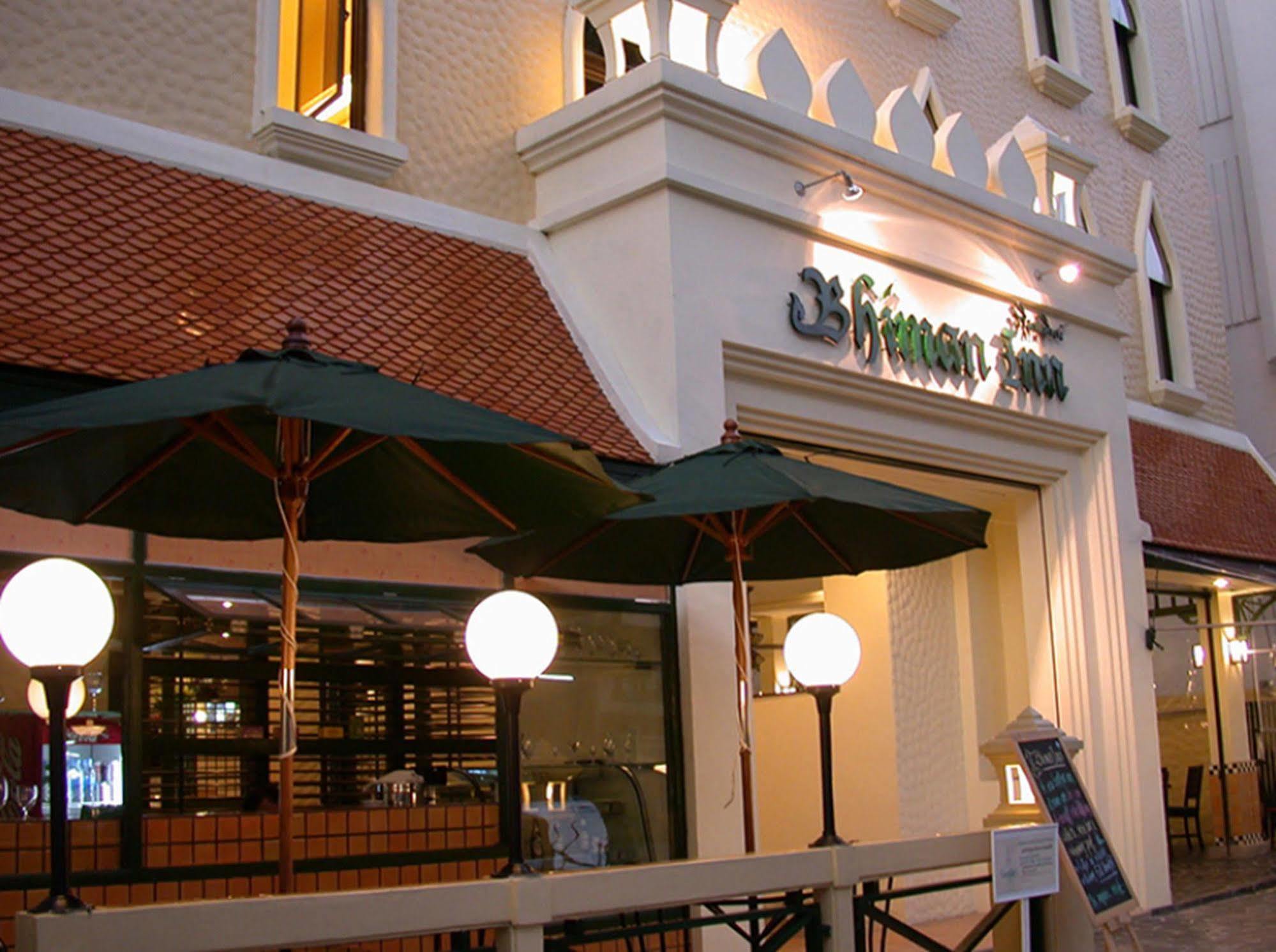 Mad Monkey Hostel Bangkok Exterior foto
